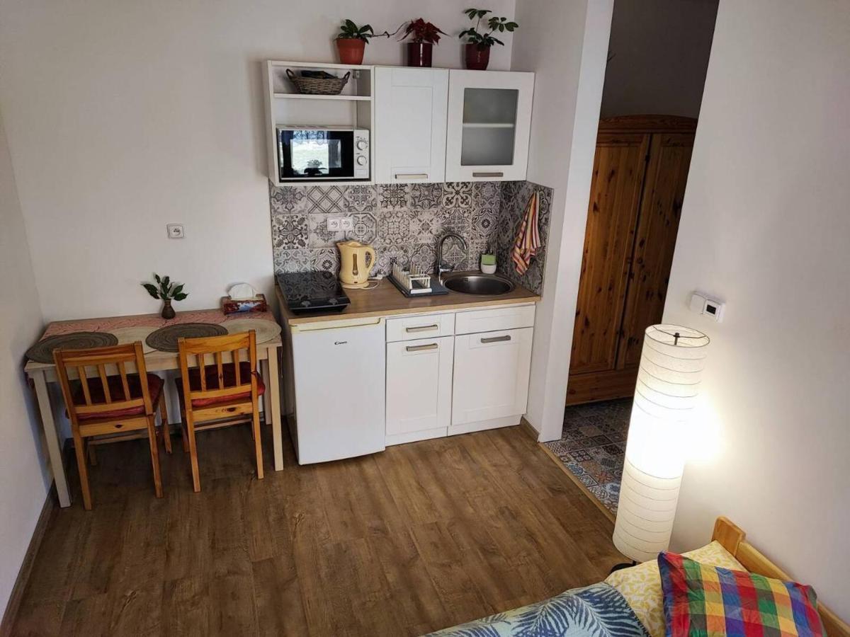 Lovely Fully-Equipped Studio In Tisa Village. Rocks Only 5 Minutes Walk Exterior foto